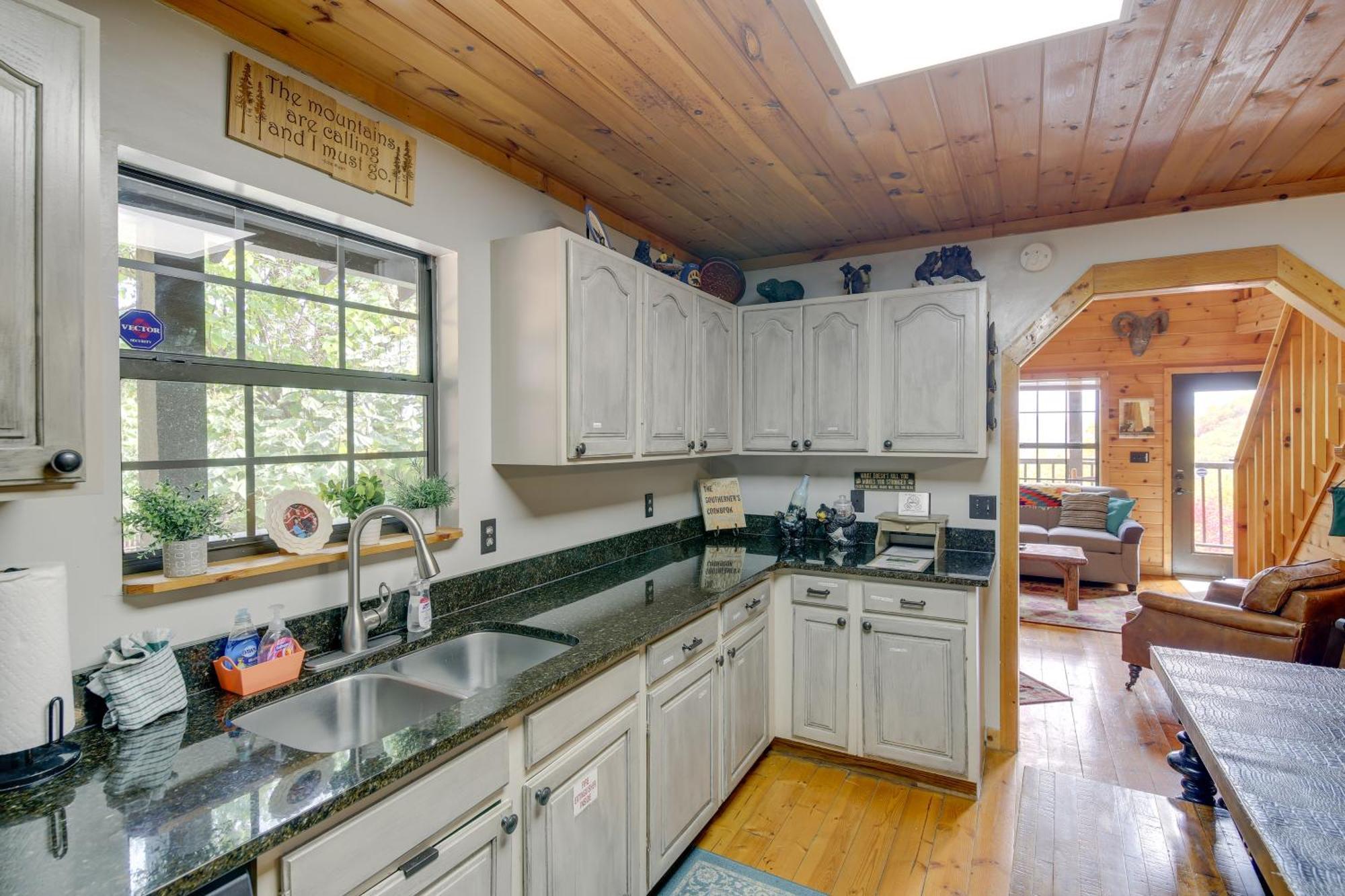 Above And Beyond Pigeon Forge Cabin With Prime Views! Exterior photo