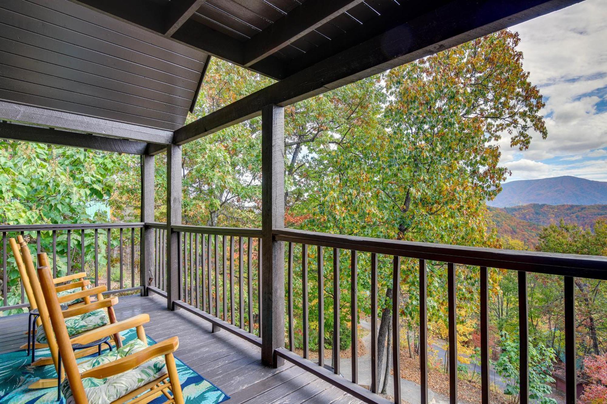 Above And Beyond Pigeon Forge Cabin With Prime Views! Exterior photo